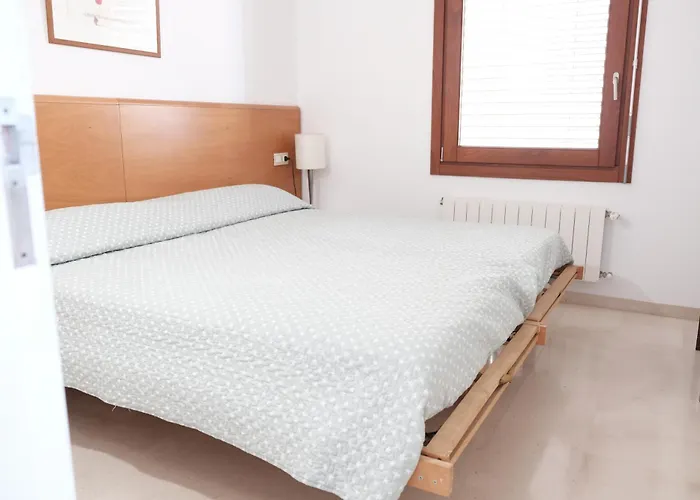 Exclusive Beachfront Haven In Costa Brava Appartement *