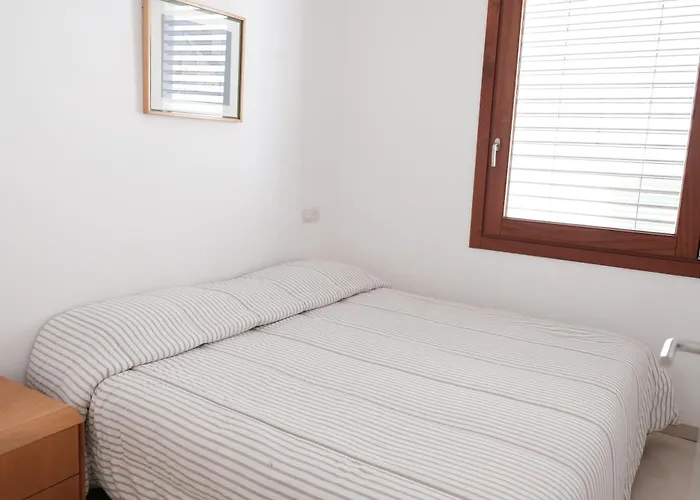 Exclusive Beachfront Haven In Costa Brava Appartement *