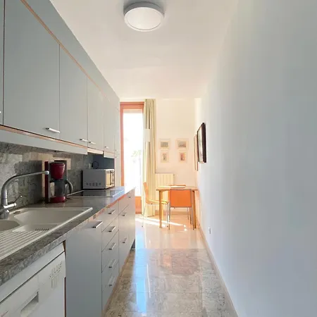 Exclusive Beachfront Haven In Costa Brava 아파트