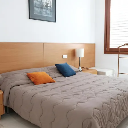 Exclusive Beachfront Haven In Costa Brava アパート *
