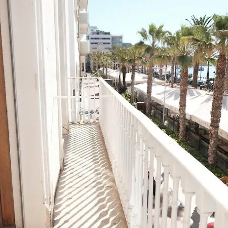 Exclusive Beachfront Haven In Costa Brava アパート *